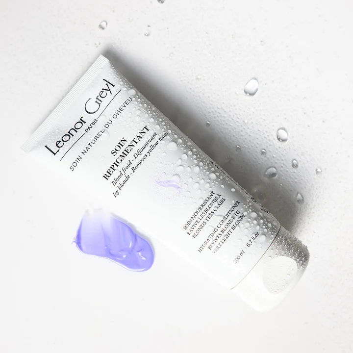 Color enhancing conditioners
